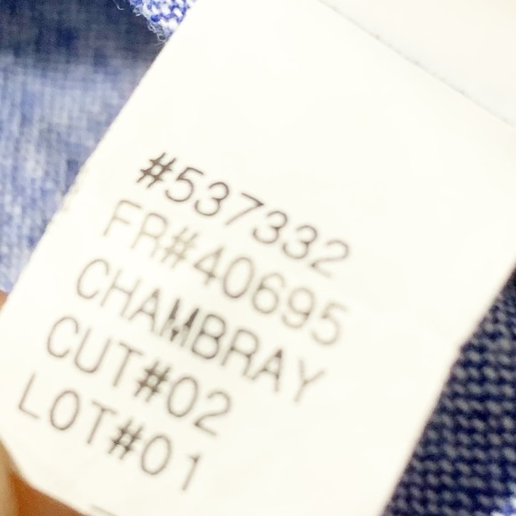 Isabel Maternity by Ingrid & Isabel Top Chambray White Embroidery Sleeveless💙🤍 - Picture 10 of 11